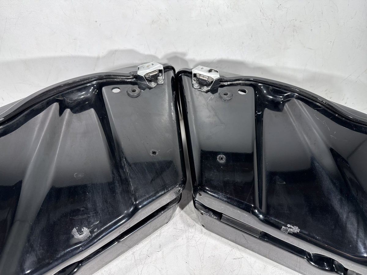 2006 Harley Road King Touring Custom OEM Left Right Saddlebags Luggage NOKey
