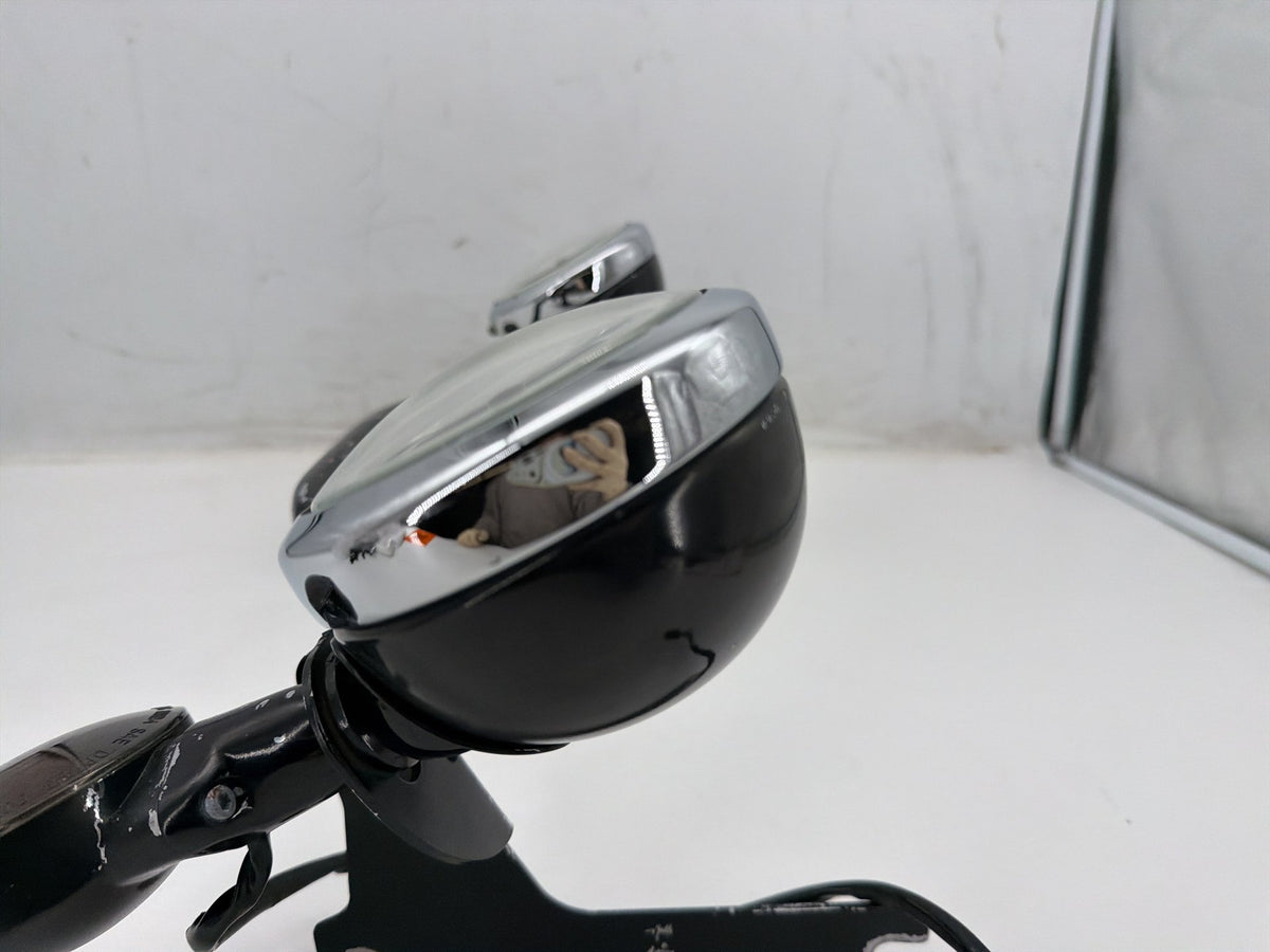 2006 Harley Electra Glide Touring Classic OEM Front Turn Signal Indicators Aux Light Bar