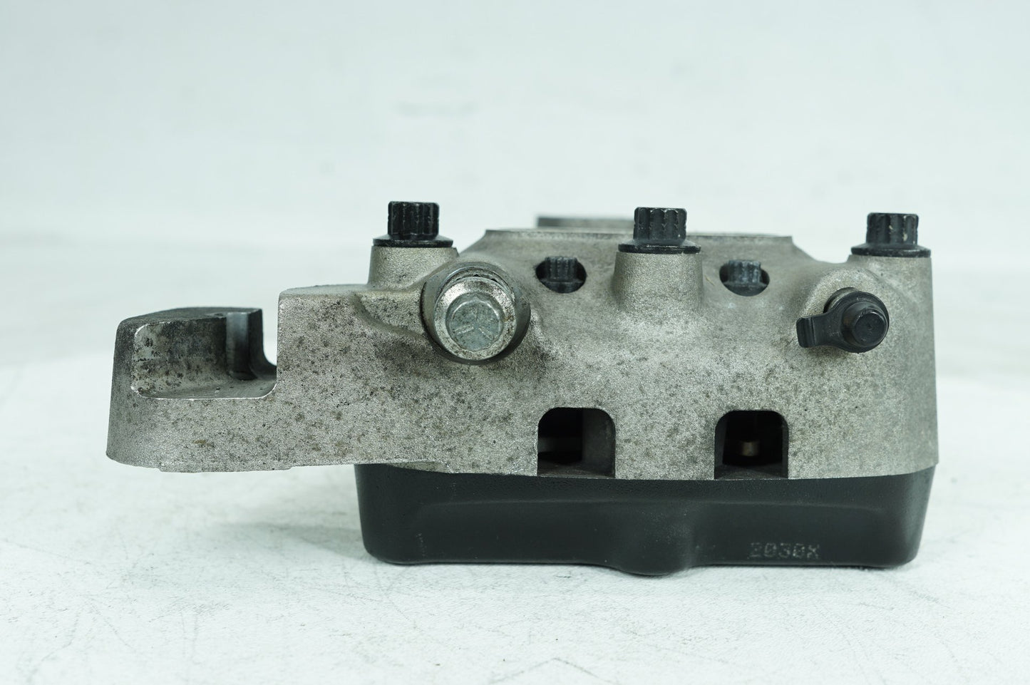 1999 Harley-Davidson Touring Road King Rear Brake Caliper Bracket 44016-00D