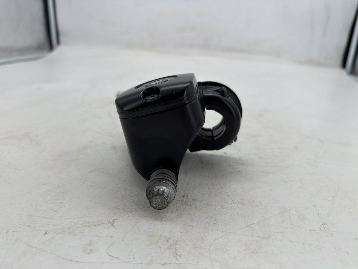 2001 Harley Softail Deuce FXSTD OEM Front Right Brake Lever Master Cylinder