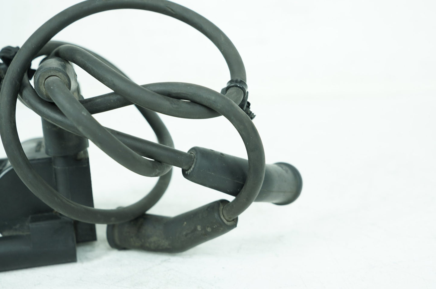 2008 - 2016 Harley-Davidson Touring Road Glide Ultra Ignition Coil Spark Plugs Cable 31696-07A
