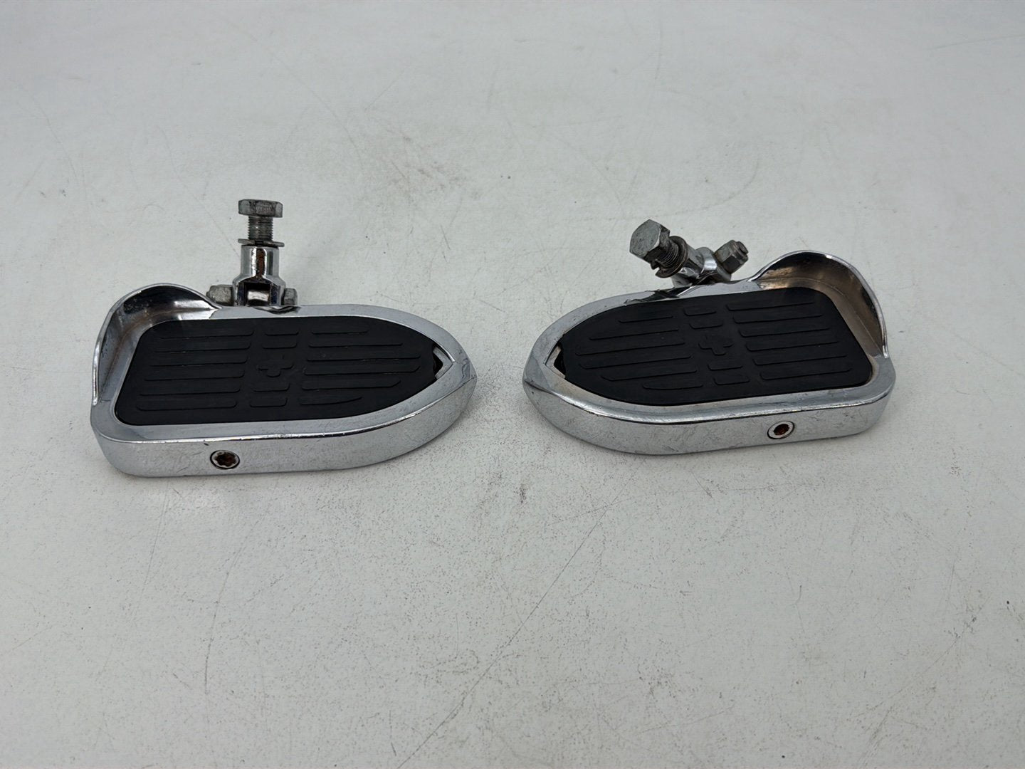 1984 - 1998 Harley-Davidson Touring Electra Glide Classic Front Right Left Highway Foot Pegs