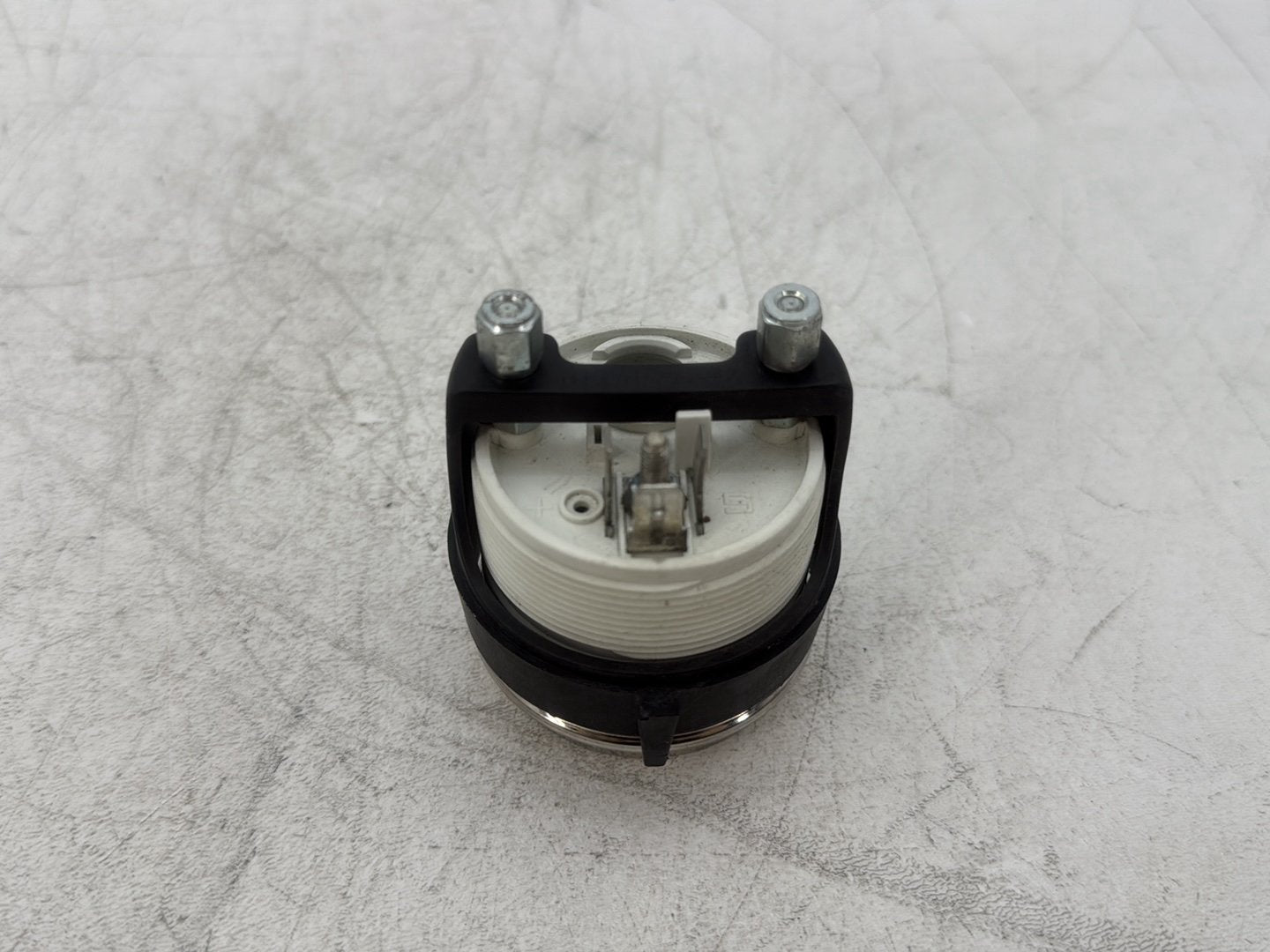 2010 Harley Street Glide Touring FLHX OEM Oil Pressure Gauge Instrument Cluster