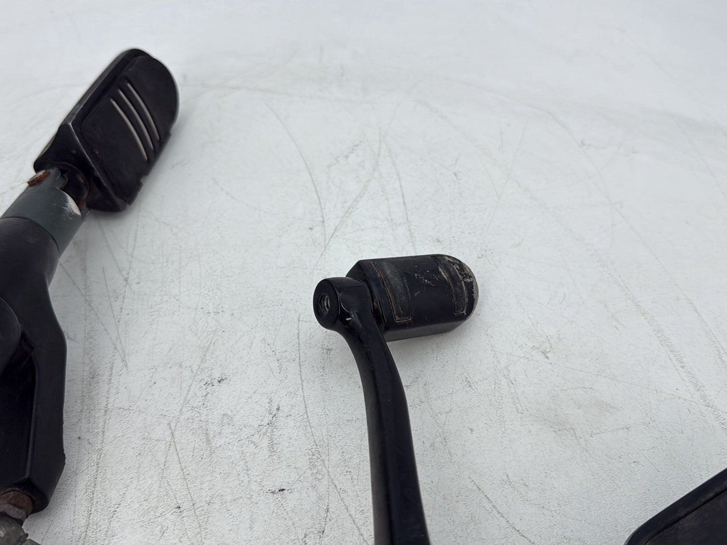 2008 Harley Sportster XL883L 883 Low OEM Left Right Foot Brake Control Pegs