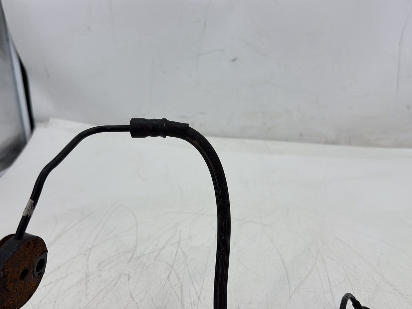 2000 Harley Touring FLHTCUI Electra Glide Ultra OEM Front Brake Hose Line Pipe