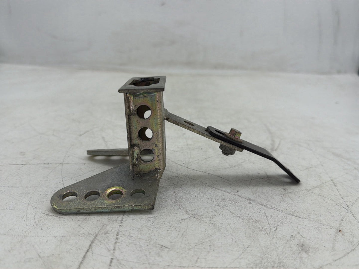 2006 Harley Electra Glide Touring Ultra FLHTCUI OEM Driver Rider Backrest Bracket Mount 52589-09A