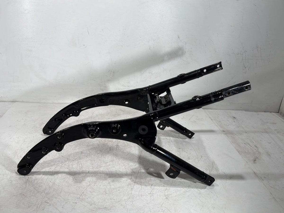 2010 Harley Electra Glide Touring Ultra Rear Back Sub Frame Rail Bar 48079-09BHP