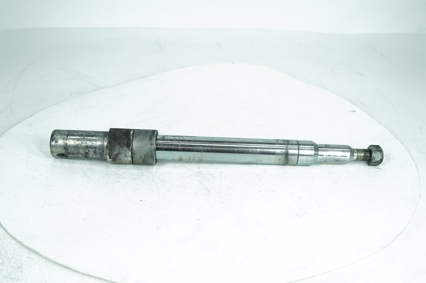1999 - 2006 Harley-Davidson Touring Electra Glide Classic Front Wheel Axle Bolt Shaft  	43364-00