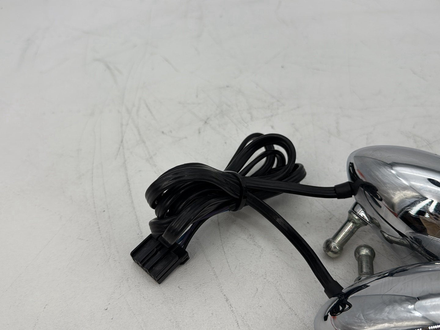 2004 - 2013 Harley-Davidson Sportster 1200 Custom Front Left Right Turn Signal Indicators 68972-00