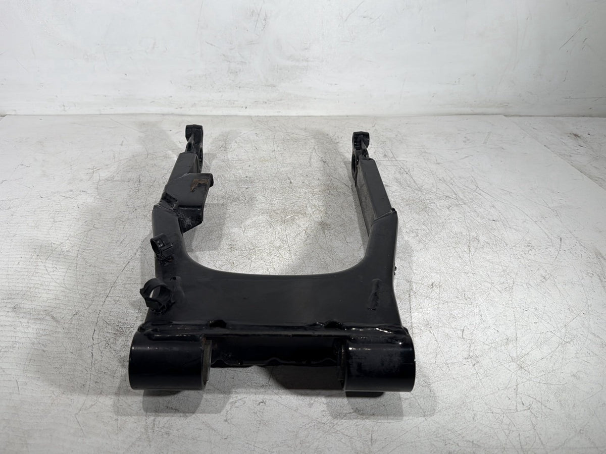 2005 Harley Road King Touring Police OEM Rear Fork Swingarm Swing Arm