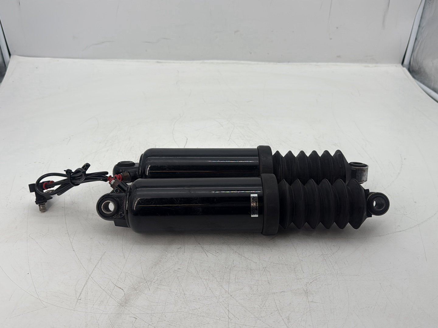 2007 Harley Touring FLHTCU Electra Glide Ultra OEM Rear Left Right Shock Absorbers