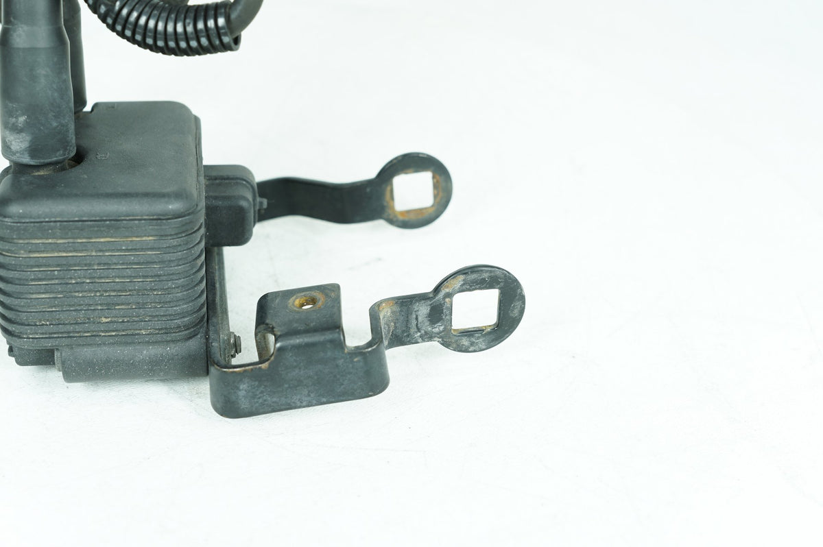 2005 Harley Sportster XL883 C Custom OEM Ignition Coil Spark Plugs Cable