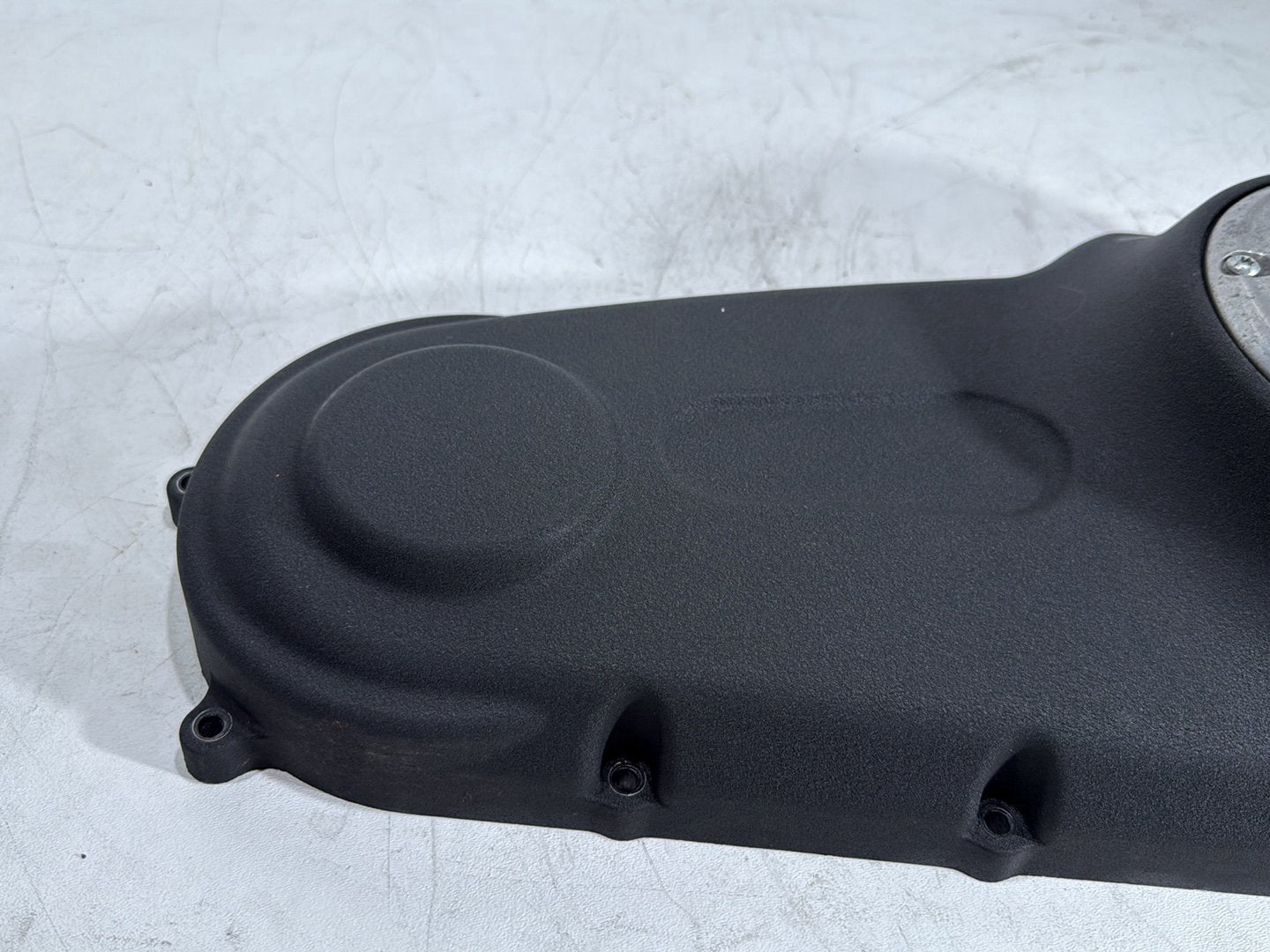 2008 Harley Dyna Fat Bob FXDF OEM Outer Primary Clutch Cover Black Wrinkle