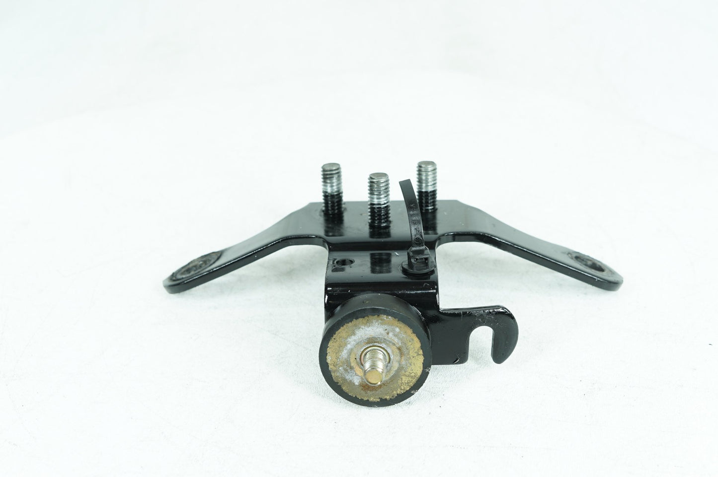 1999 - 2006 Harley-Davidson Softail Heritage Classic Engine Motor Mount Bracket  	69046-01