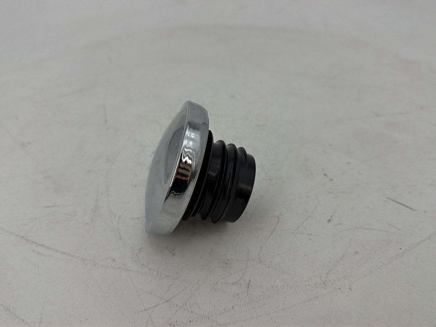 2007 - 2017 Harley-Davidson Dyna Super Glide Custom Fuel Gas Tank Cap Bushing Hub 61272-92B