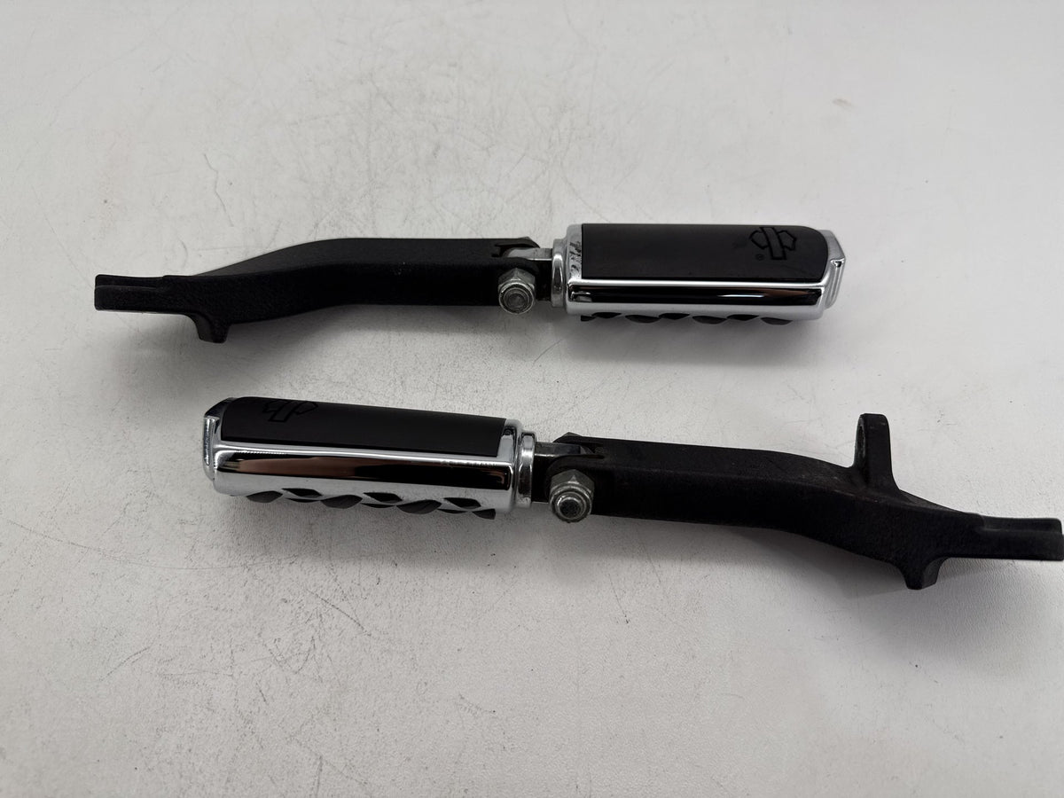 2007 Harley Dyna Super Glide FXD OEM Passenger Left & Right Foot Pegs