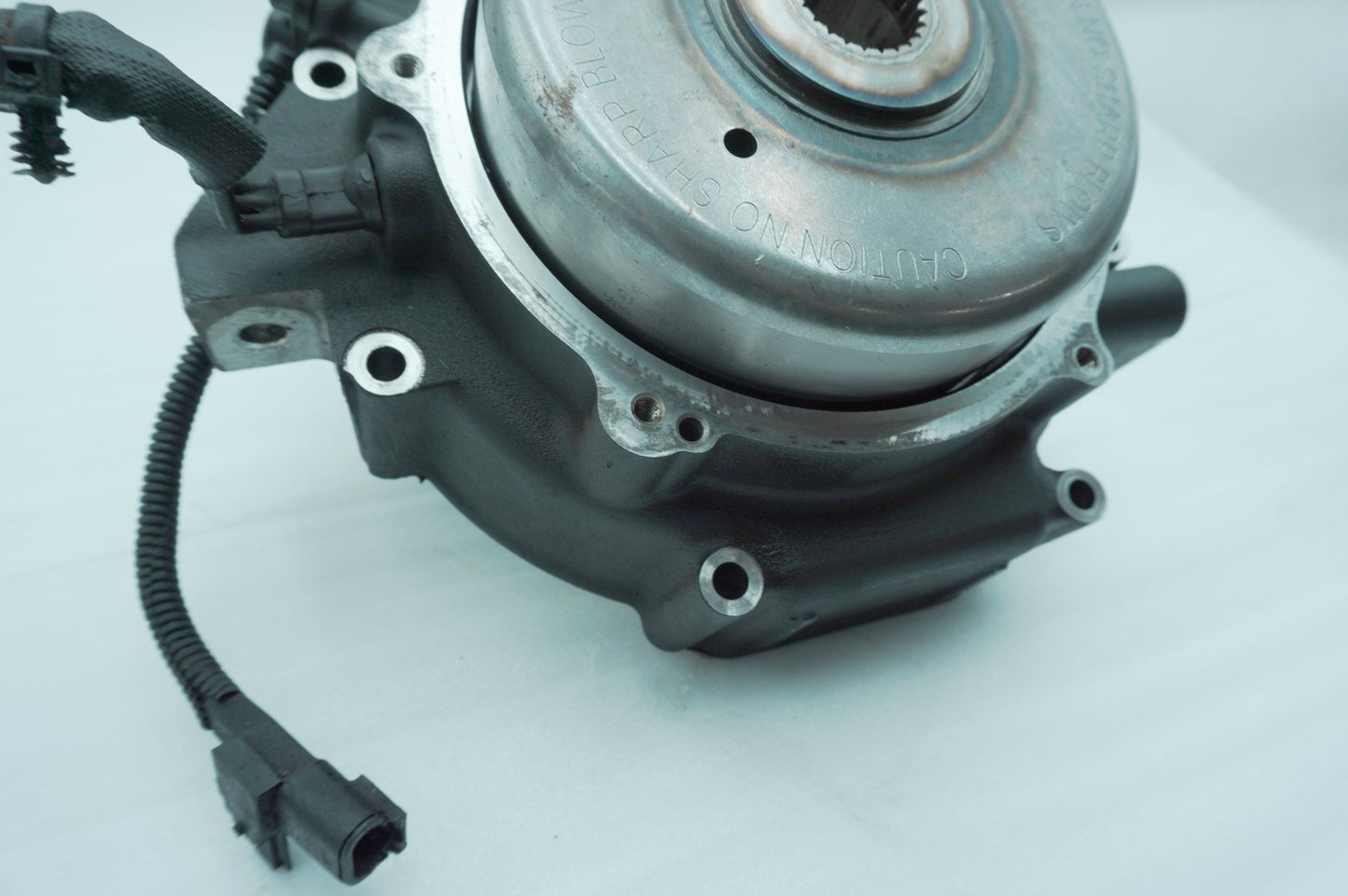 2007 - 2011 Harley-Davidson Touring Electra Glide Crankcase Shaft Engine Motor Cover 24649-06