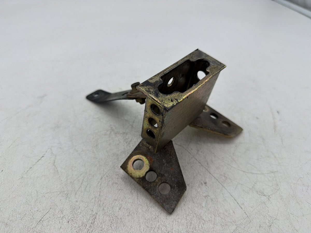 1993 Harley Electra Touring Sport Driver Rider Backrest Bracket Mount 52589-09A