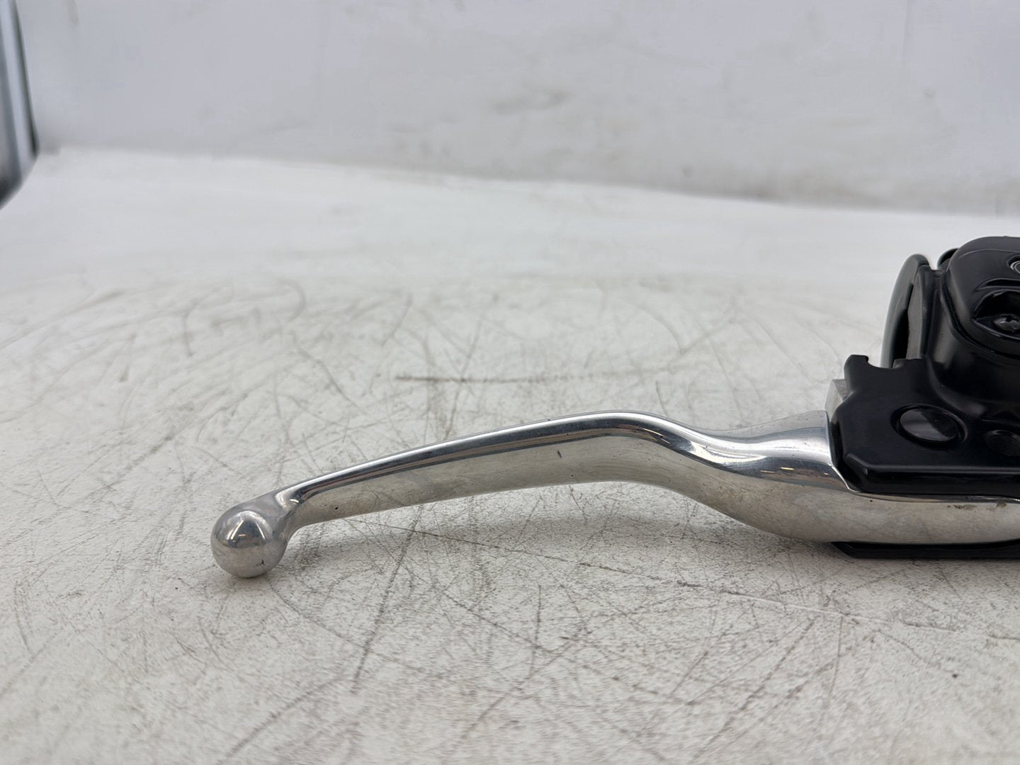 2012 Harley Street Glide Touring FLHX OEM Front Right Brake Lever Master Cylinder