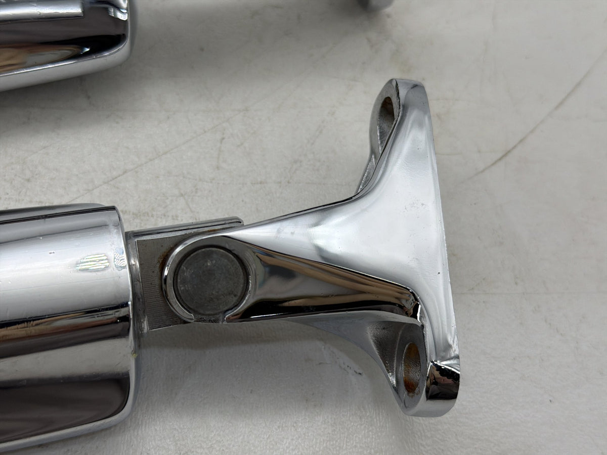 2012 Harley Street Glide Touring FLHX OEM Passenger Left & Right Foot Pegs