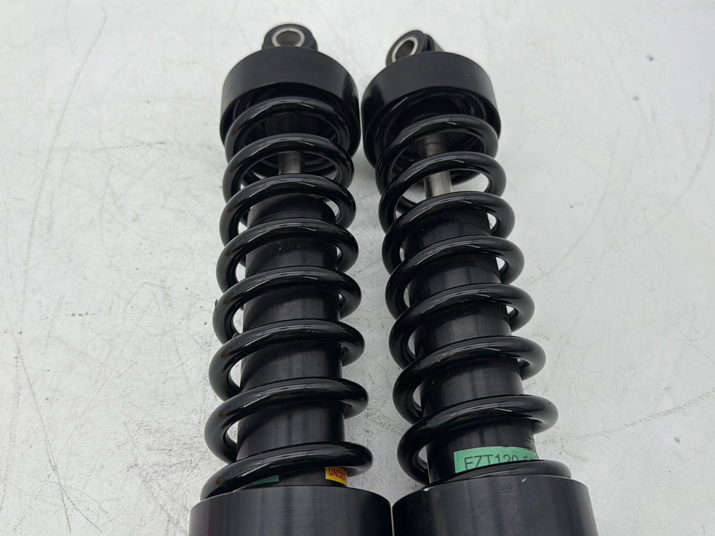 2005 Harley Touring FLHRCI Road King Classic OEM Rear Left Right Shock Absorbers