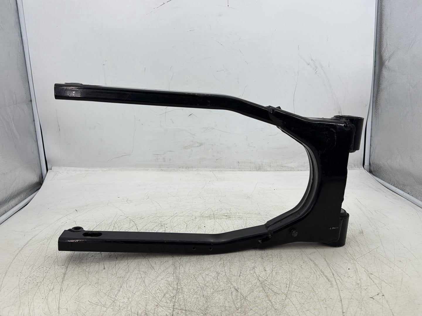 1998 Harley Touring FLHTCUI Electra Glide Ultra OEM Rear Fork Swingarm Swing Arm