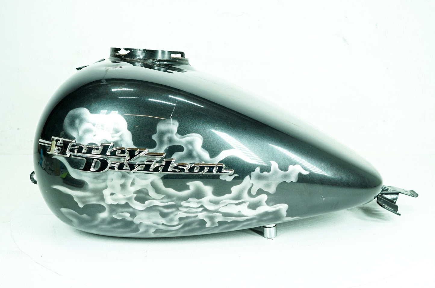 2007 - 2011 Harley-Davidson Touring Street Glide Fuel Gas Tank Gasoline Reservoir 61356-08
