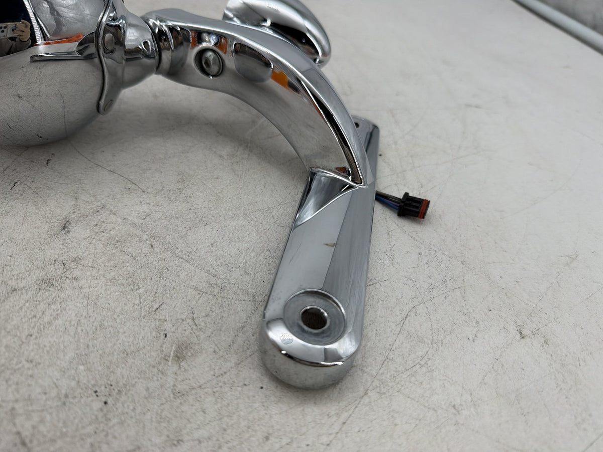 2015 Harley Electra Glide Touring Ultra OEM Front Right 1 Turn Signal Indicator
