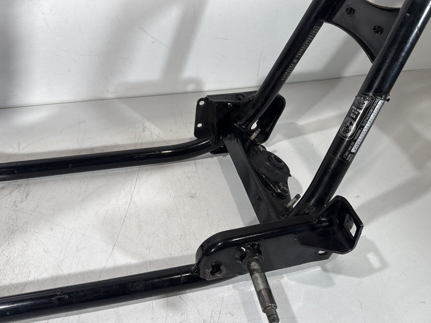 1999 - 2006 Harley-Davidson Touring Road King Police Body Main Frame Chassis CLN CLR 47900-01