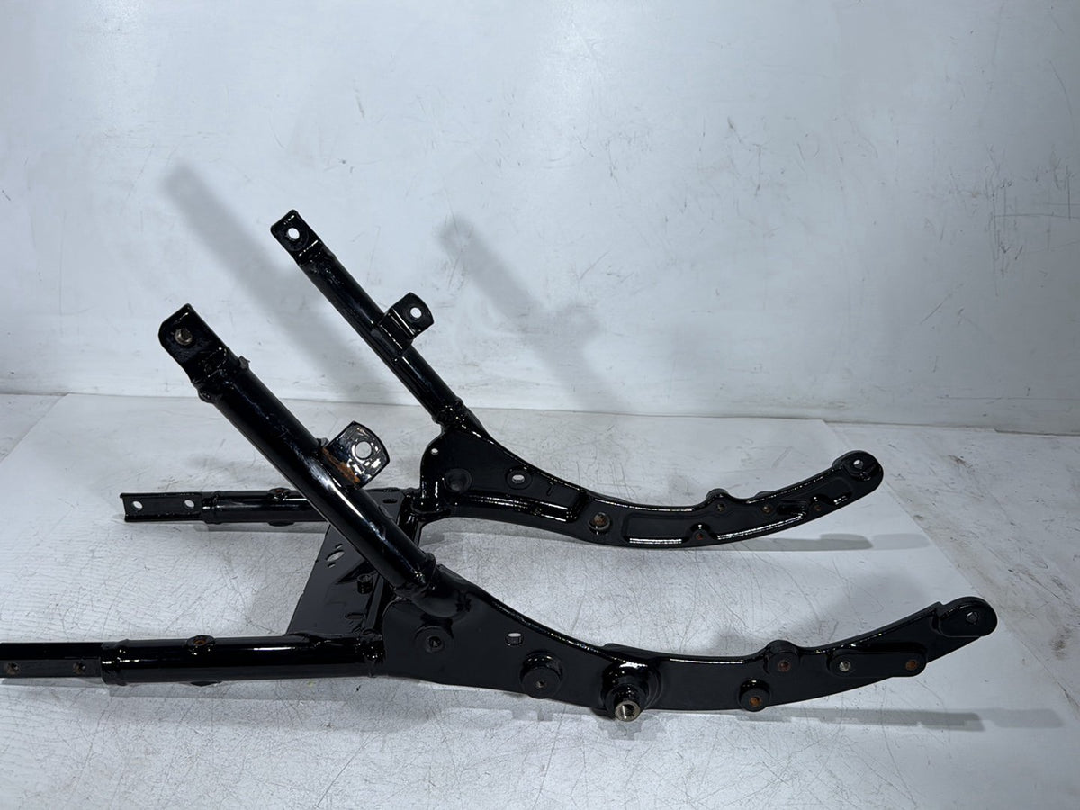 2018 Harley Road Glide Touring FLTRXS OEM Rear Back Sub Frame Rail Bar 48079-09BHP