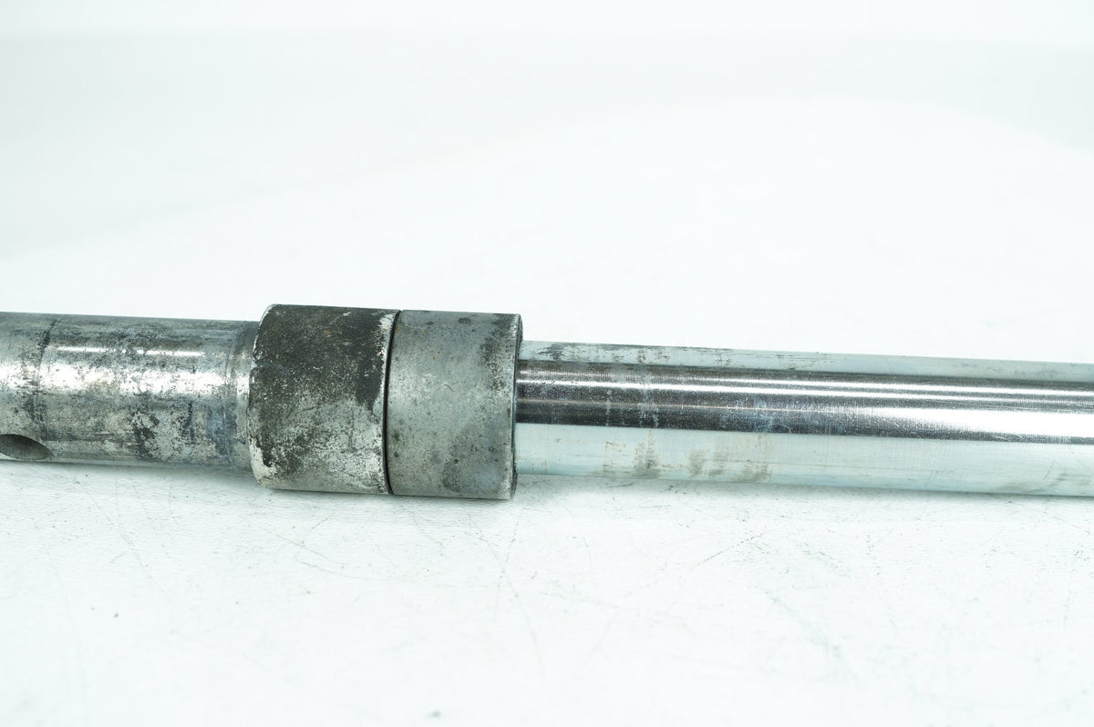 03 Harley Touring FLHTCUI Electra Glide Classic OEM Front Wheel Axle Bolt Shaft