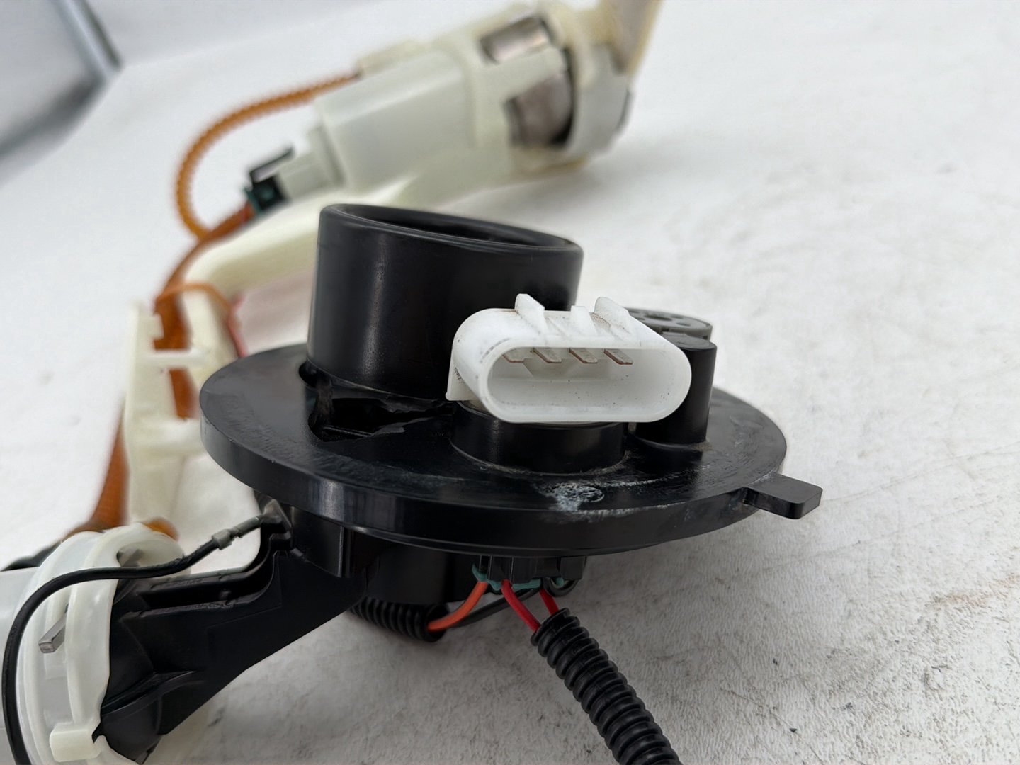 2014 Harley Street Glide Touring FLHXS OEM Fuel Pump Gas Gasoline Petrol Sending