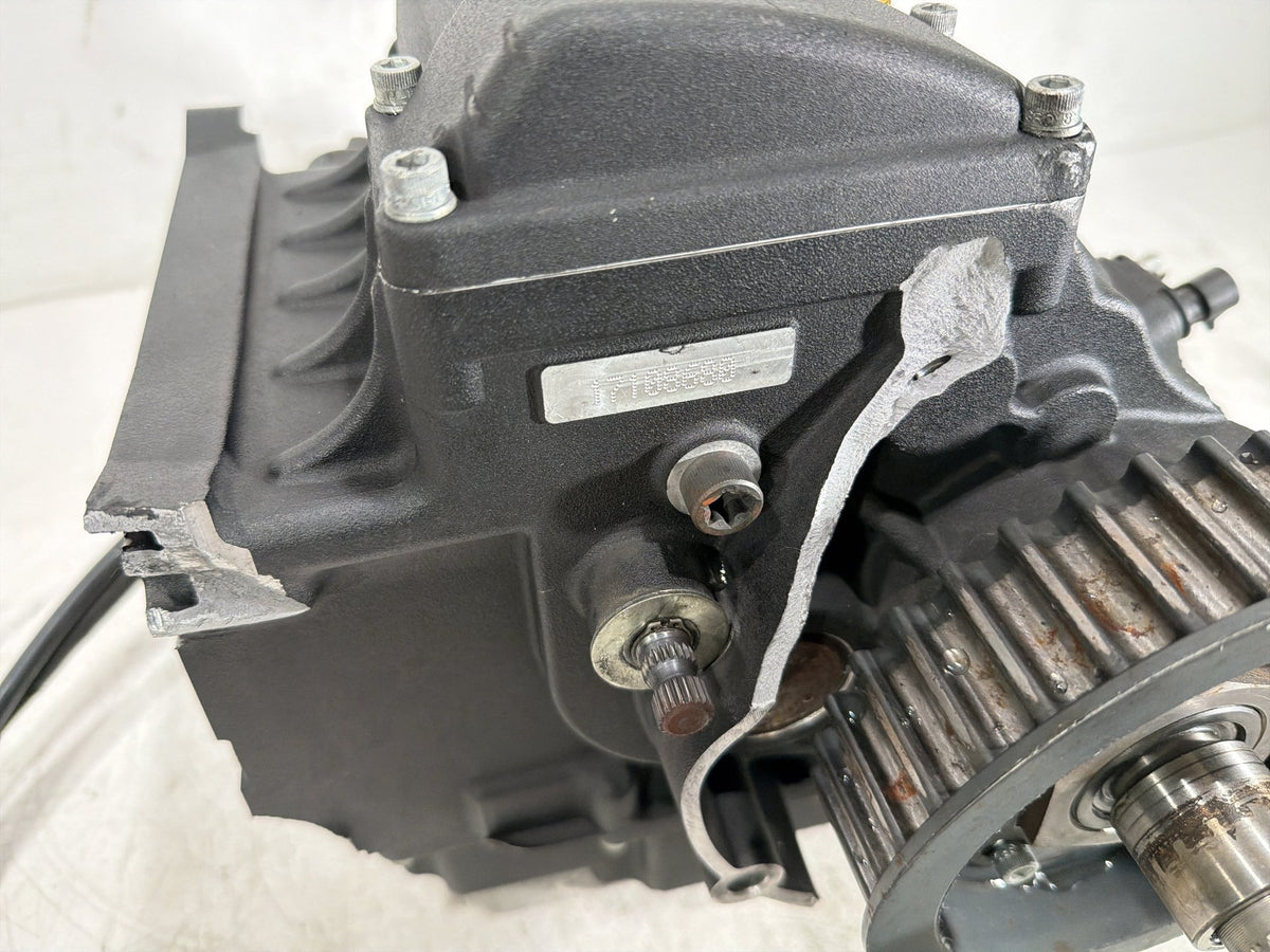 2017 Harley Dyna Street Bob FXDB OEM 6 Speed Transmission Gearbox 2K * CRACKED *