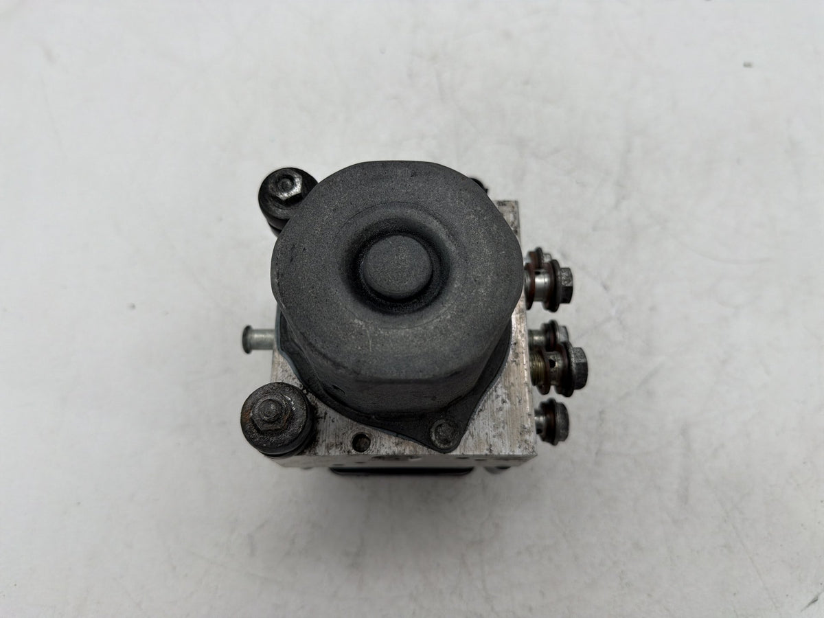2014 Harley Electra Glide Touring Ultra OEM ABS Brake Pump & Control Module