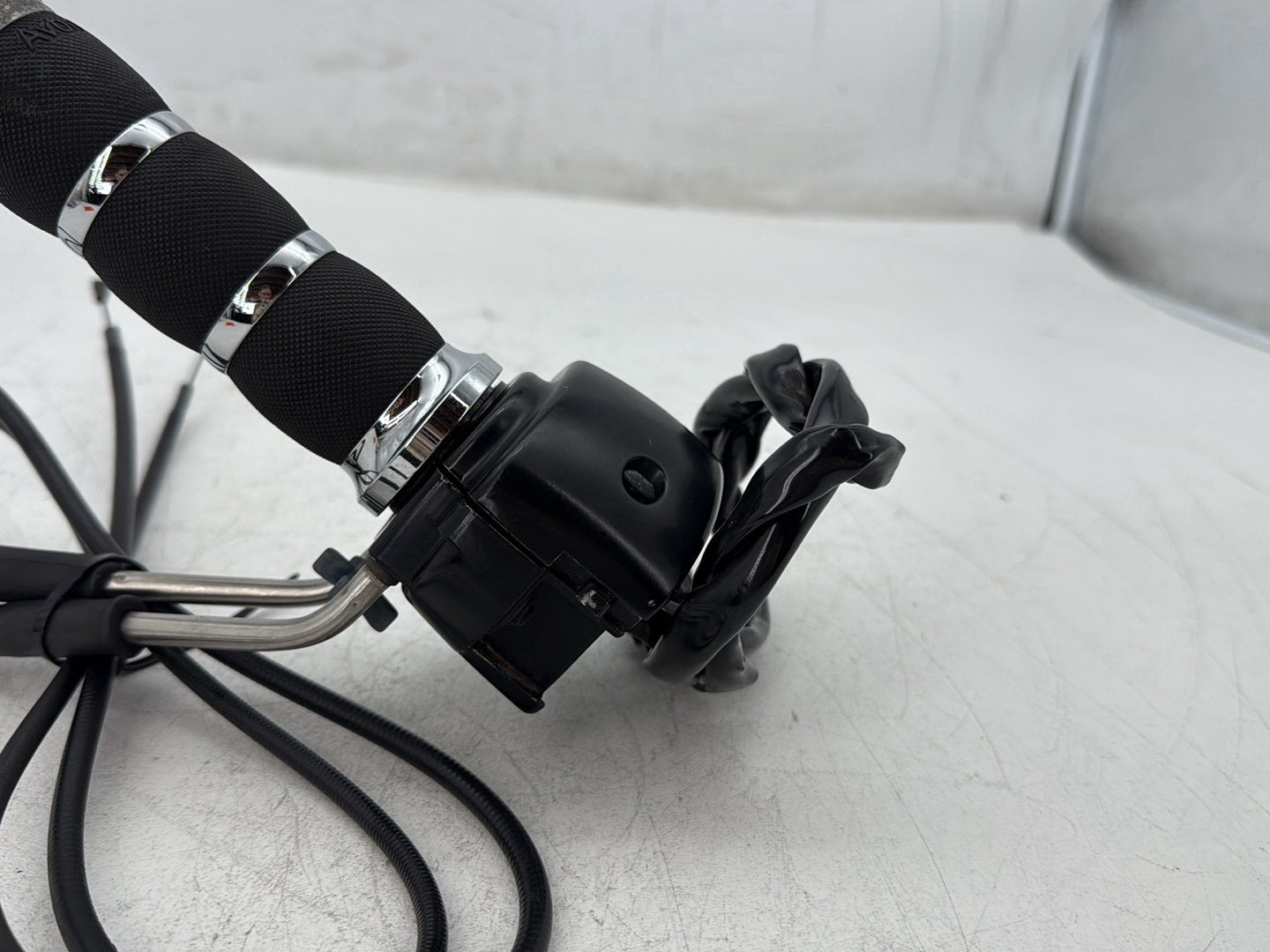 2001 Harley Sportster 883 Hugger XLH883 OEM Right Engine Start Kill Switches Controls