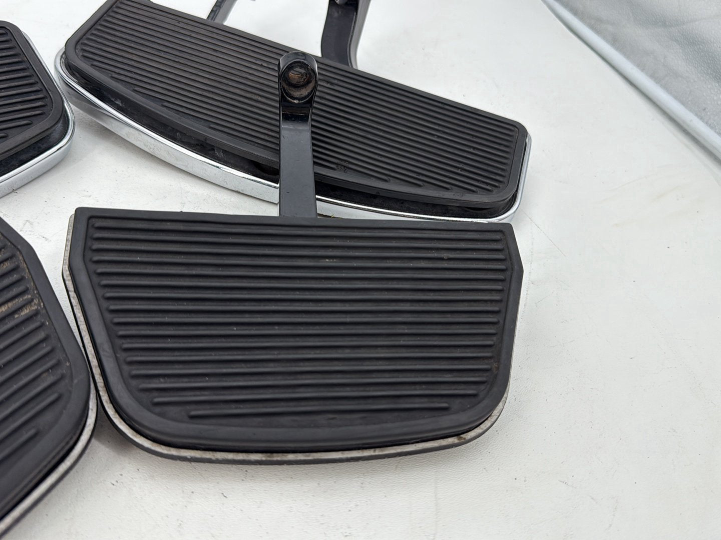 2011 Harley Electra Glide OEM Left Right Driver &amp; Pass Floorboard Foot Rest