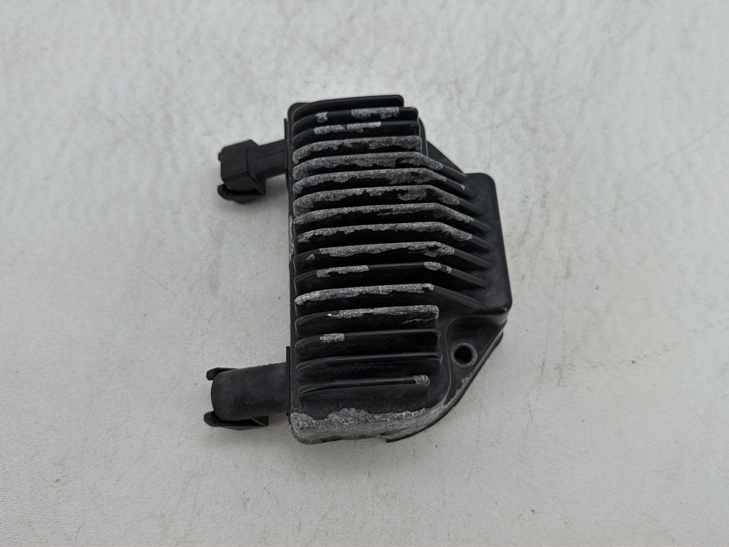 2009 Harley Dyna Street Bob FXDB OEM Voltage Regulator Rectifier