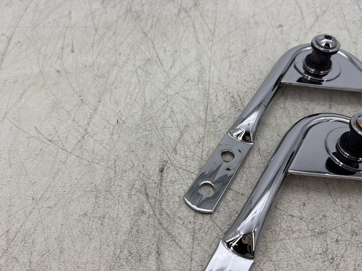 2007 Harley Touring FLHTC Electra Glide Classic OEM Detachable Tour Pak Luggage Box Bracket
