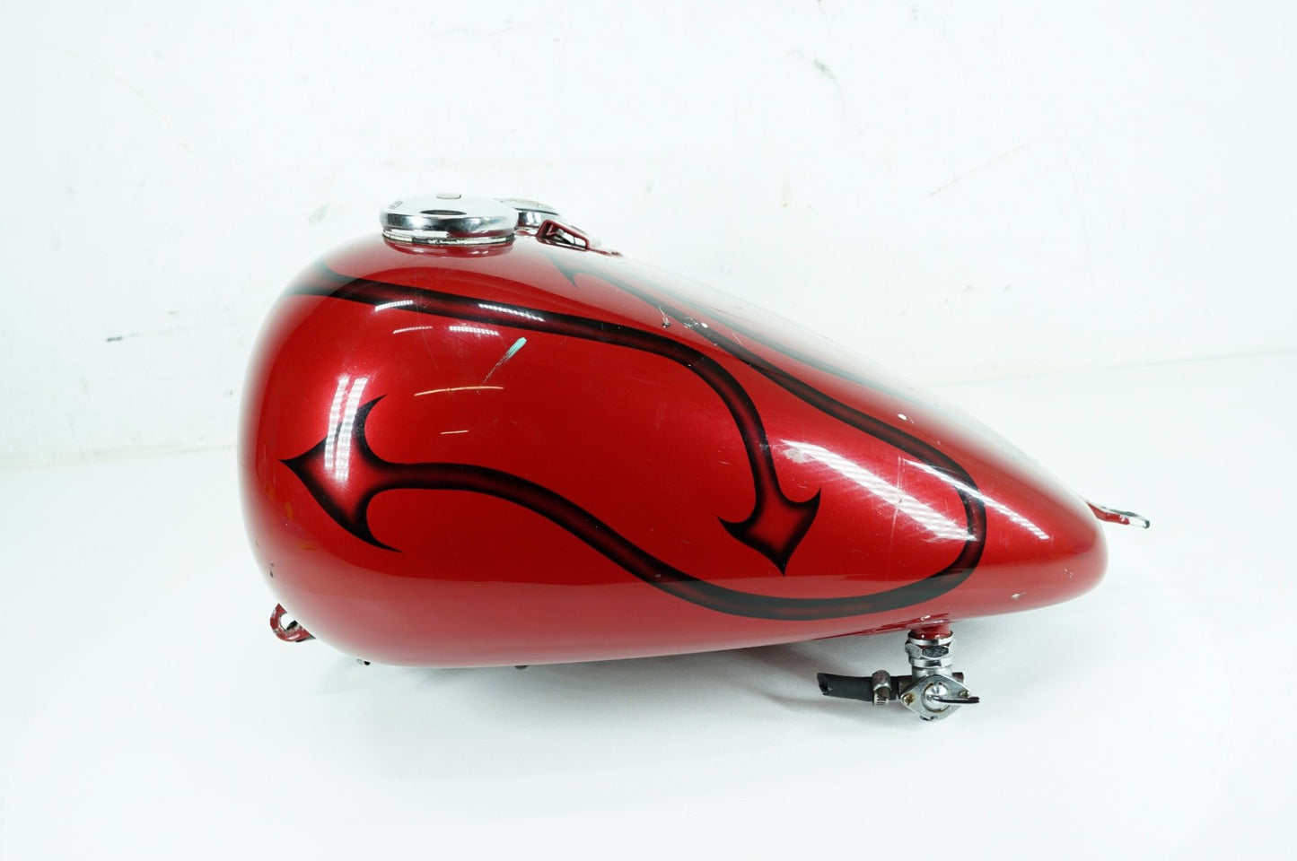 2000 - 2006 Harley-Davidson Softail Heritage Classic Gas Gasoline Fuel Tank Reservoir  62180-00D