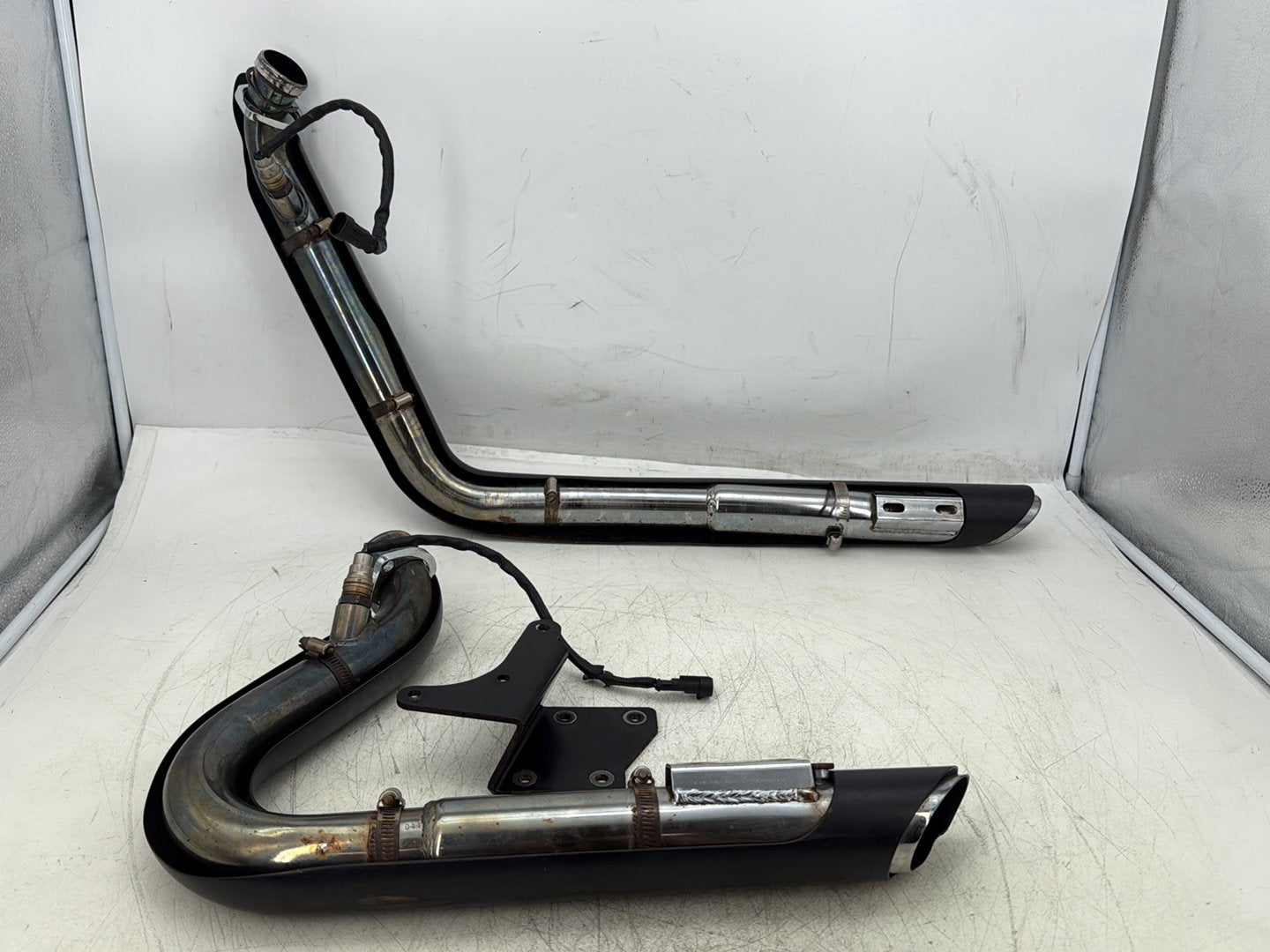 2007 Harley Dyna Street Bob FXDBI OEM Exhaust Header Pipes Vance & Hines
