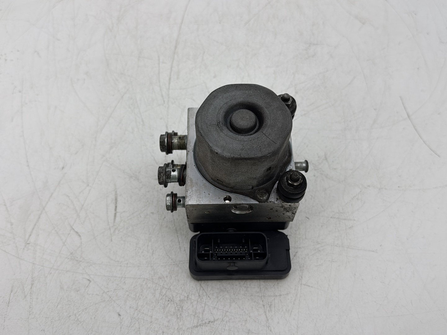 2014 Harley Street Glide Touring FLHXS OEM ABS Brake Pump & Control Module
