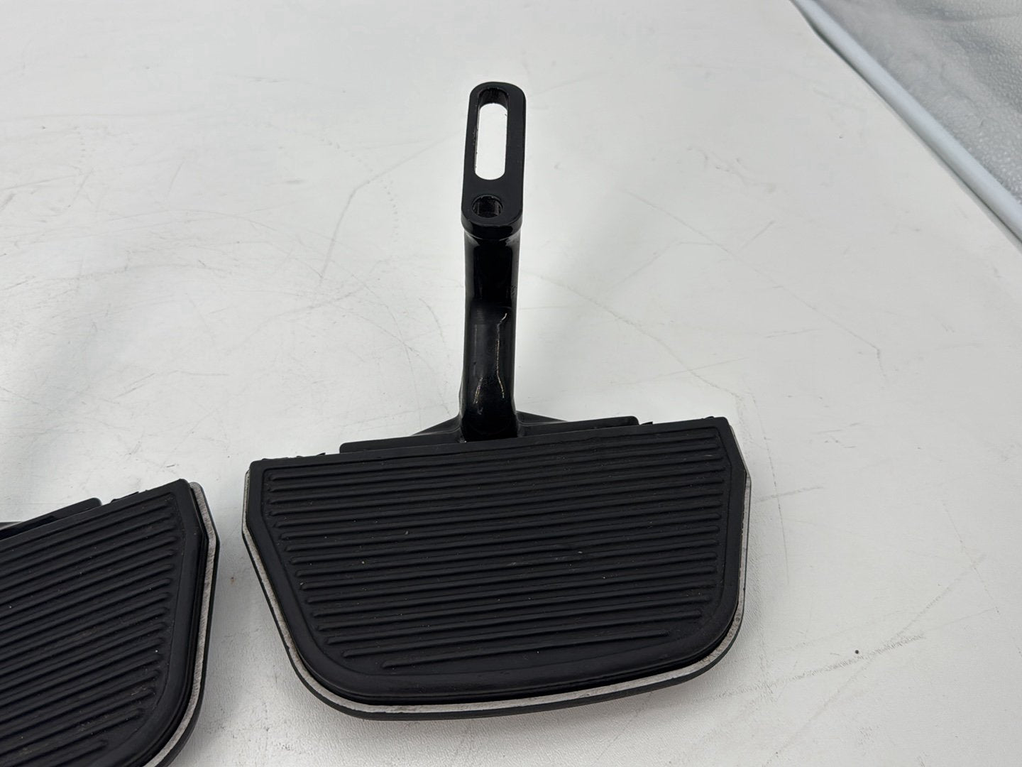 2008 - 2016 Harley-Davidson Touring Electra Glide Ultra Left & Right Passenger Floorboard Foot Rest