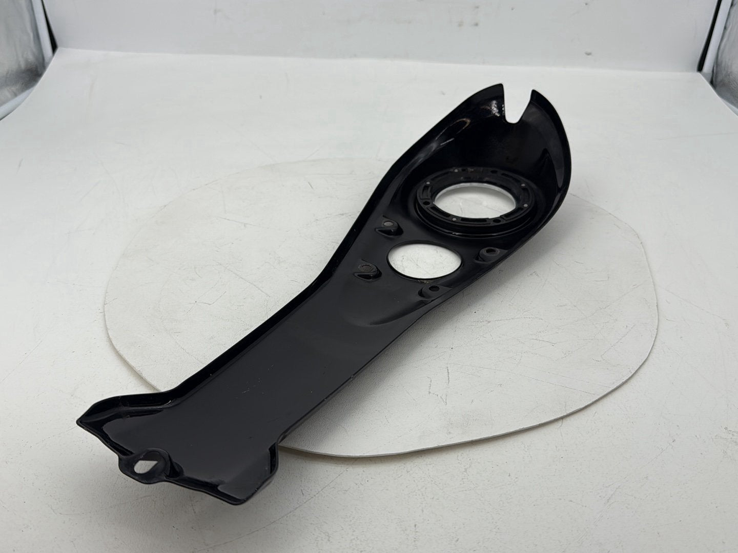 2007 - 2012 Harley-Davidson Dyna Super Glide Fuel Gas Tank Dash Console NOKey 61693-05DH