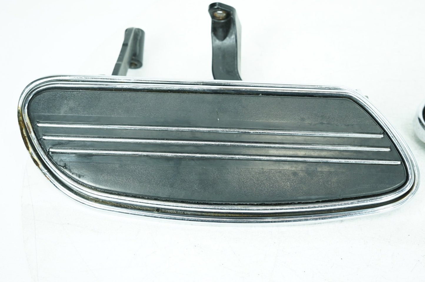 2007 - 2011 Harley-Davidson Touring Street Glide Left Right Driver Floorboard Foot Rest 50684-04