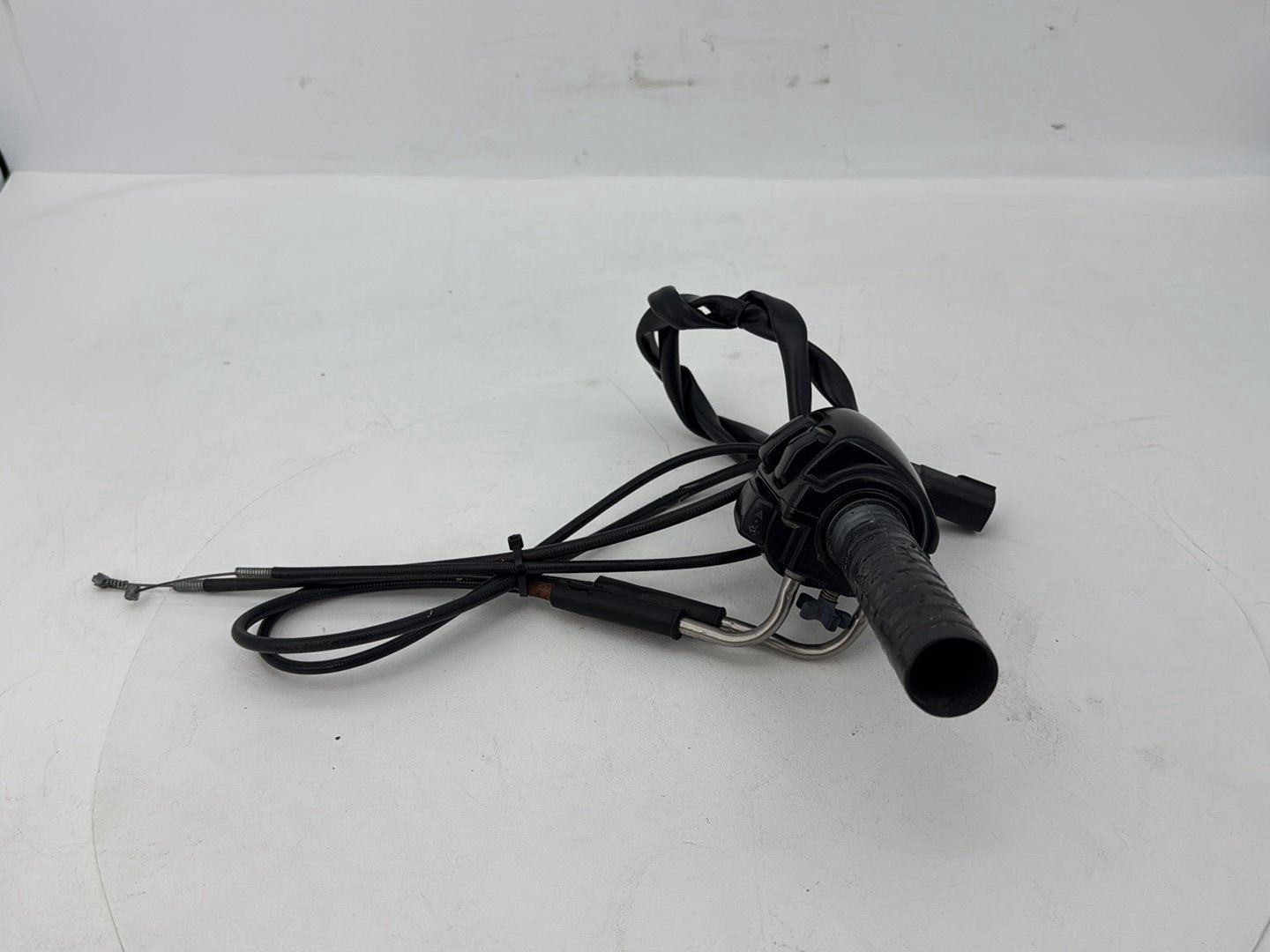 Harley-Davidson Misc  Right Engine Start Kill Switches Controls 71684-06