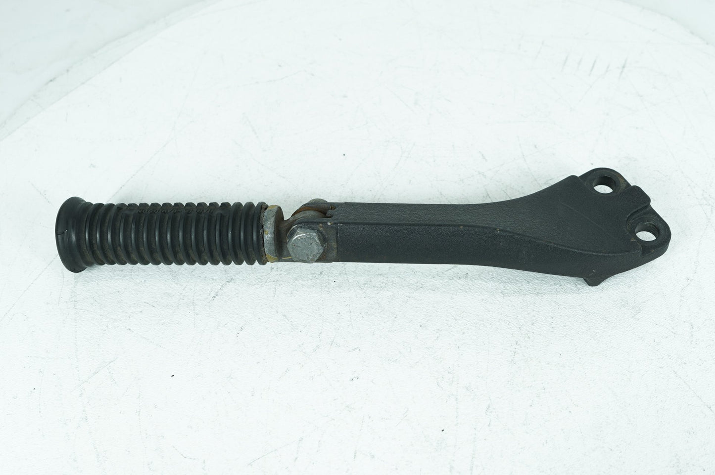 2007 - 2017 Harley-Davidson Dyna Super Glide Right Foot Rest Support Bracket Peg 33032-99