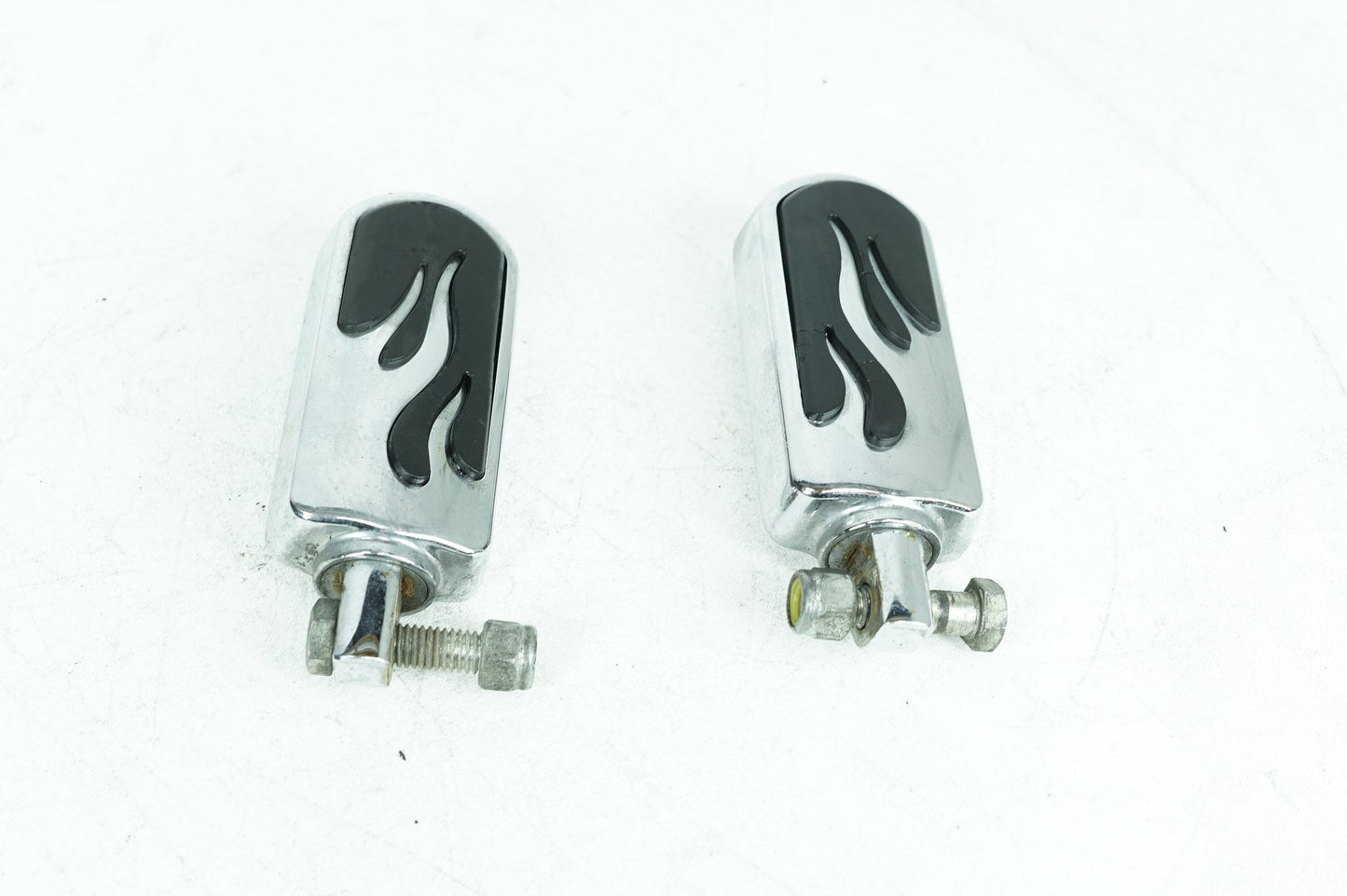 1999 - 2006 Harley-Davidson Softail Fat Boy Passenger Left & Right Foot Pegs 33048-72