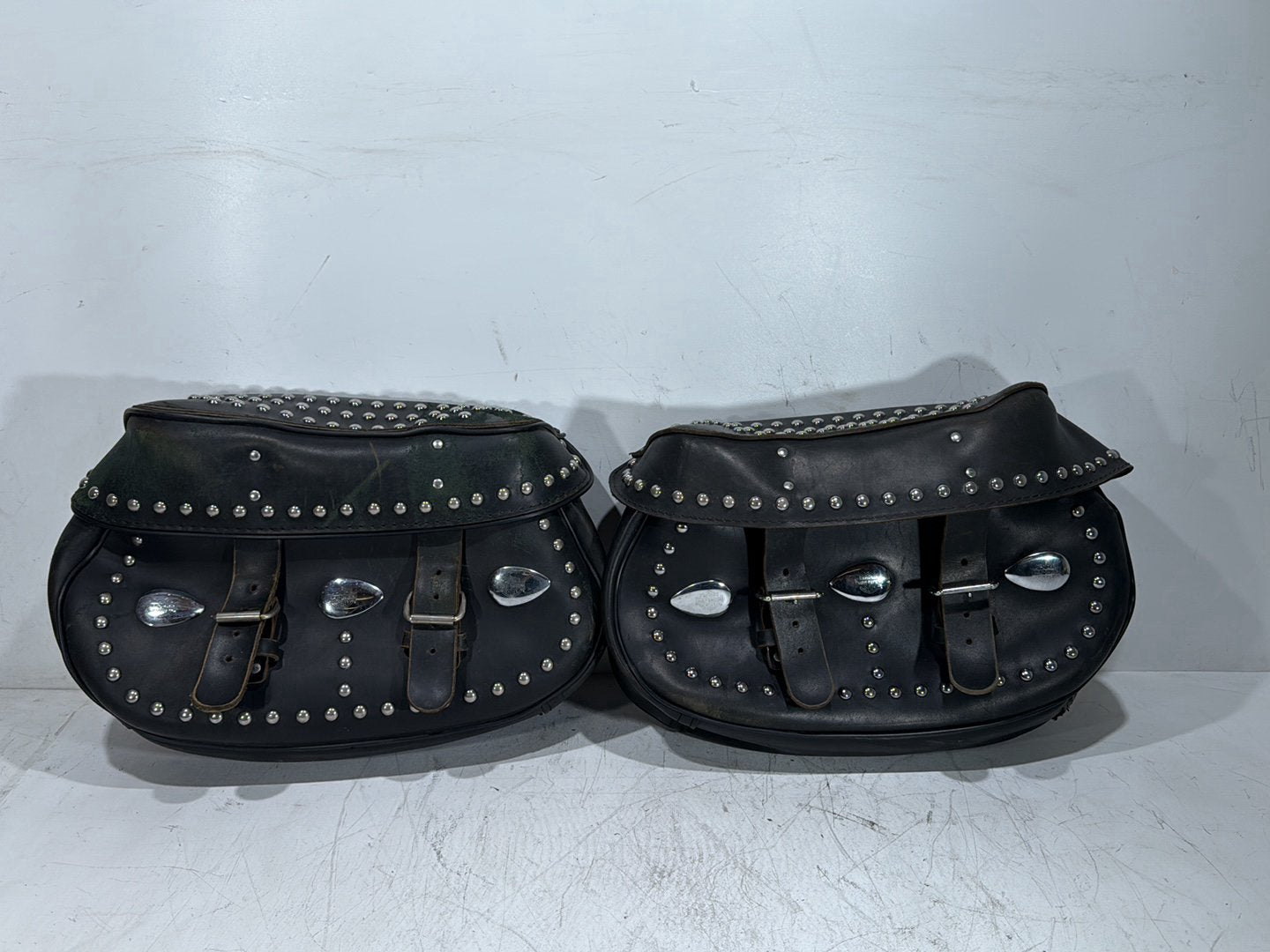 1991 Harley Heritage Softail Classic FLSTC OEM Rear Left Right Saddlebags Luggage Leather