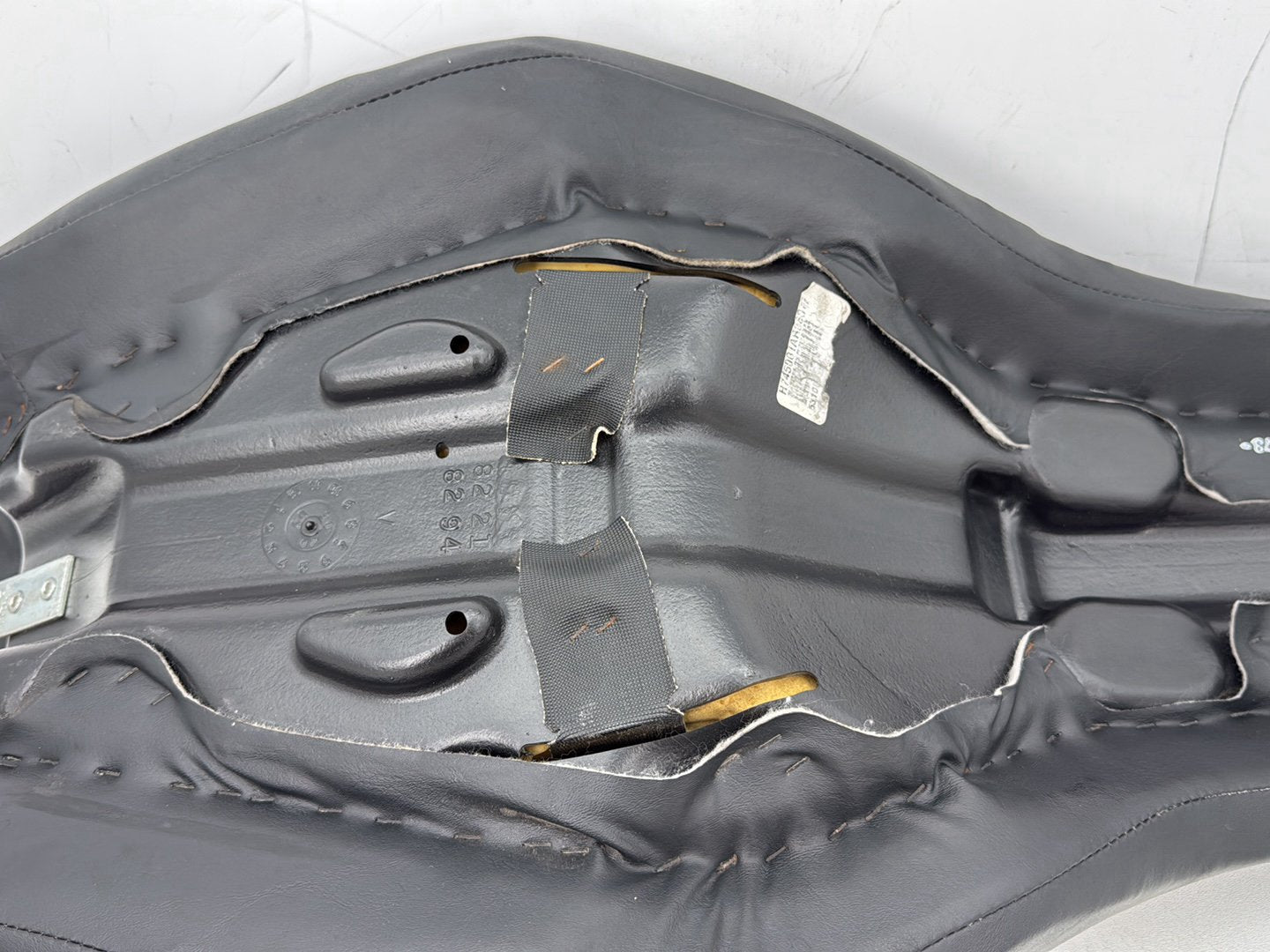 2010 Harley Dyna Fat Bob FXDF OEM Passenger Rider Driver Seat Saddle