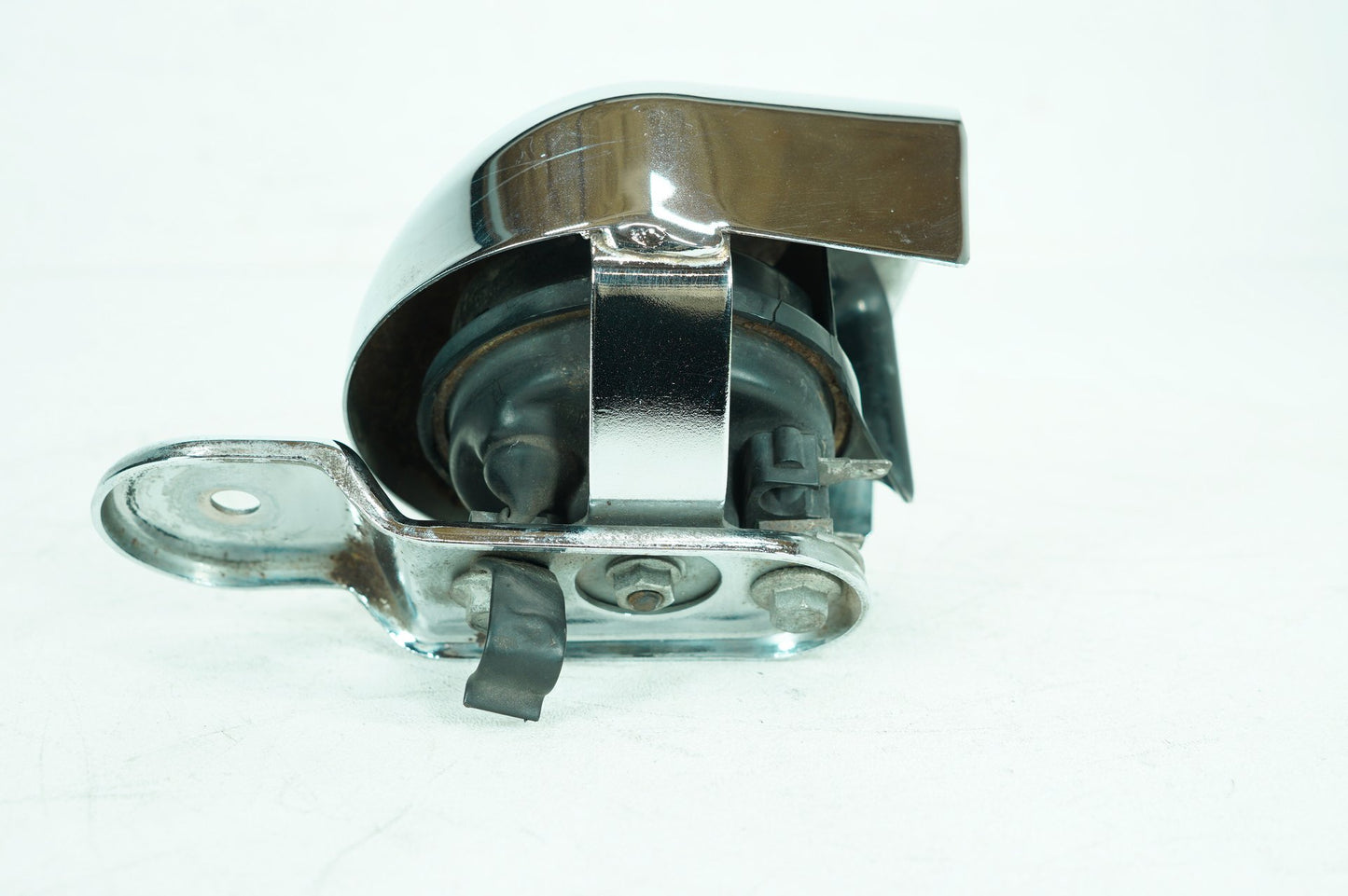 2007 - 2012 Harley-Davidson Touring Electra Glide Ultra Horn Signal Klaxon Chrome Cover 69060-90F